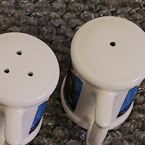 Vintage China Salt & Pepper Shakers - Picture 5 of 9